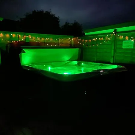 Apartament Rural 5* Rookby Cottage, With Large Hot Tub