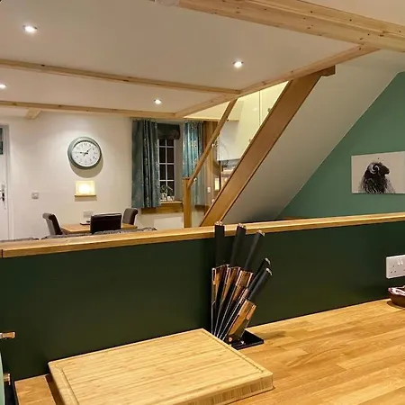 Rural 5* Rookby Cottage, With Large Hot Tub Winton (Cumbria)