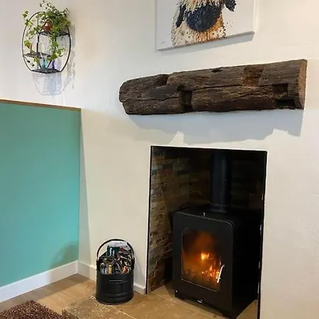 Rural 5* Rookby Cottage, With Large Hot Tub Winton (Cumbria)
