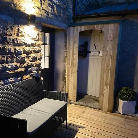 Rural 5* Rookby Cottage, With Large Hot Tub