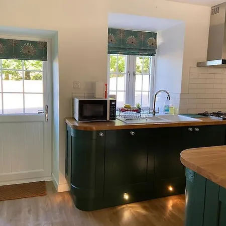Rural 5* Rookby Cottage, With Large Hot Tub Apartment *