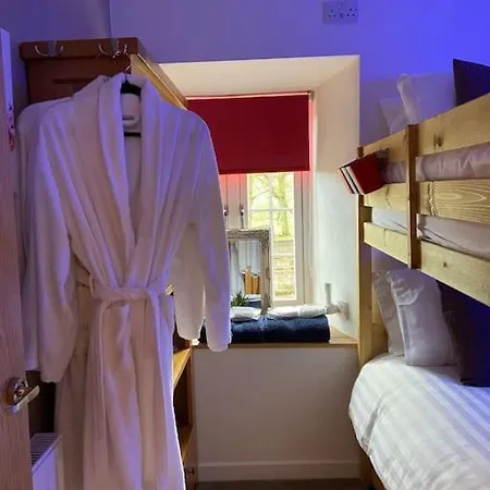 Rural 5* Rookby Cottage, With Large Hot Tub *