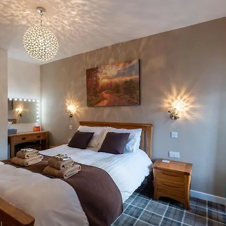 Rural 5* Rookby Cottage, With Large Hot Tub * Winton (Cumbria)
