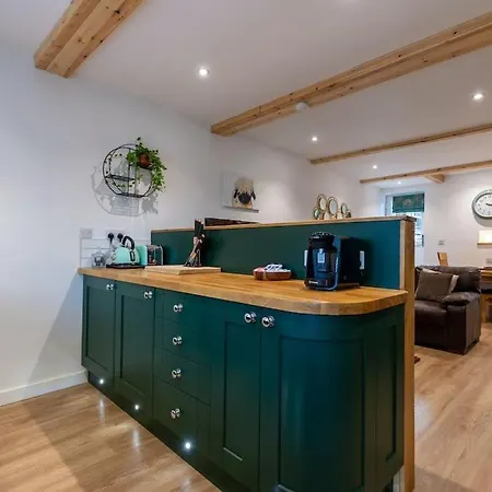 Rural 5* Rookby Cottage, With Large Hot Tub